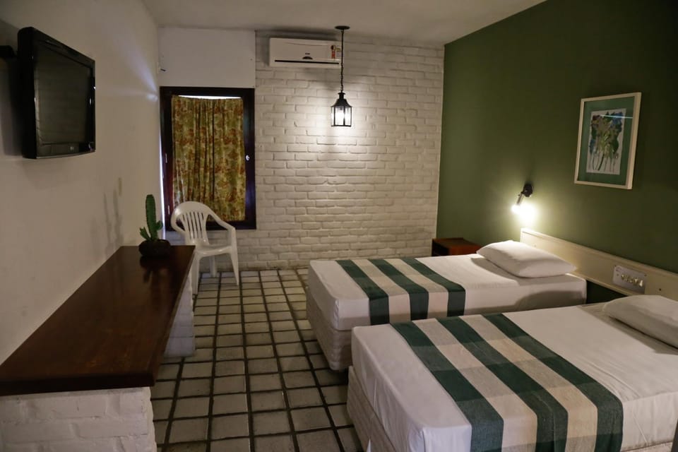 Bed, Bathroom, TV and multimedia, Other, Photo of the whole room, Decorative detail, Bedroom, air conditioner