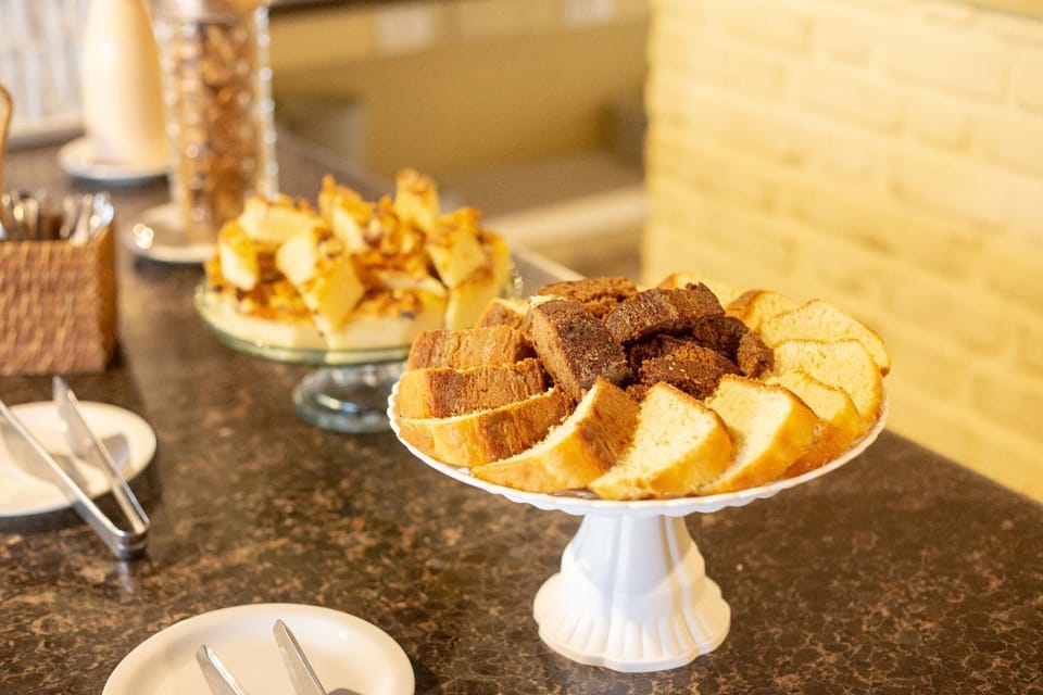 Restaurant/places to eat, Breakfast, Buffet breakfast