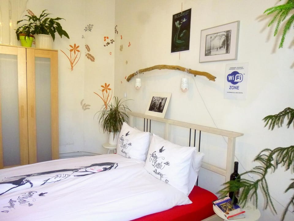Bed, Decorative detail, Bedroom