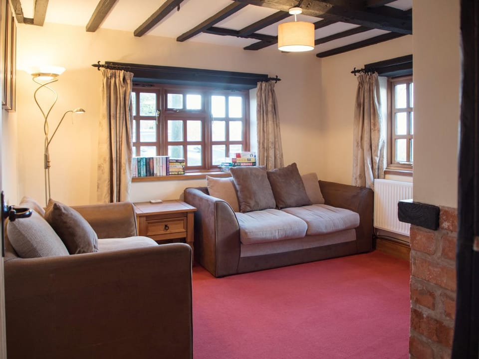 Yew Tree Cottage House in Malvern Hills District