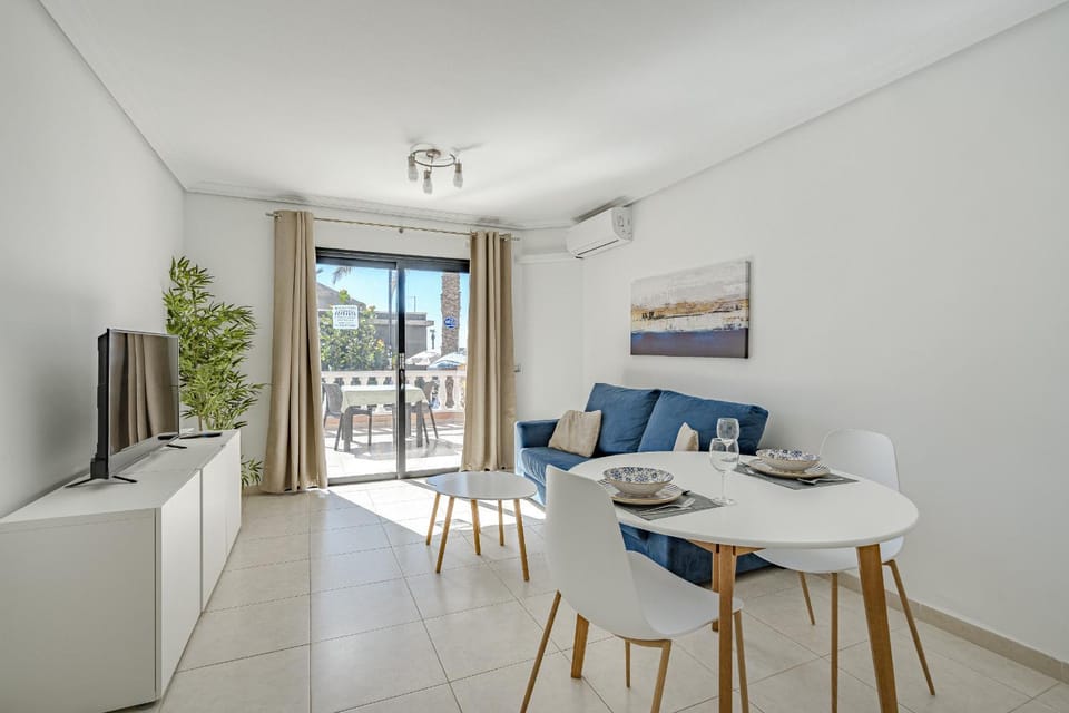 Complejo Tenerife Royal Garden Apartment in Playa de las Americas