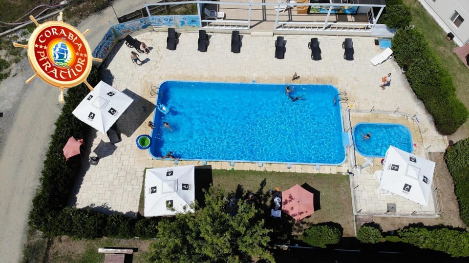Garden, Swimming pool