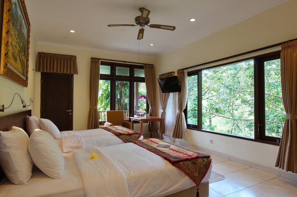 Bed, Living room, Bedroom, Garden view