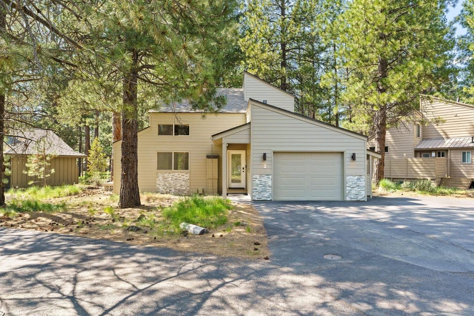 2 Landrise House in Sunriver