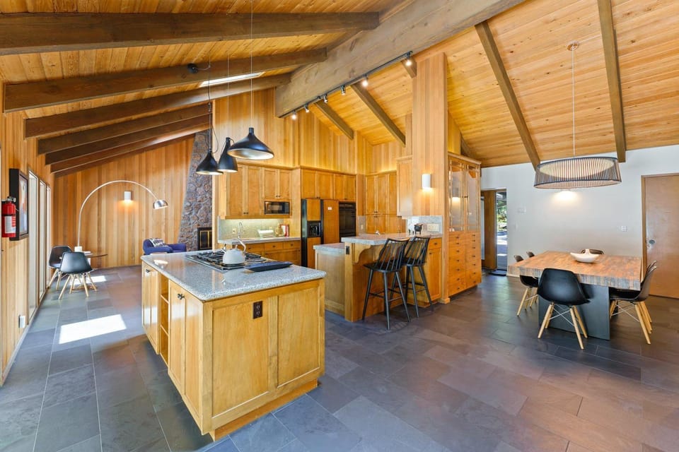 2 Pioneer House in Sunriver