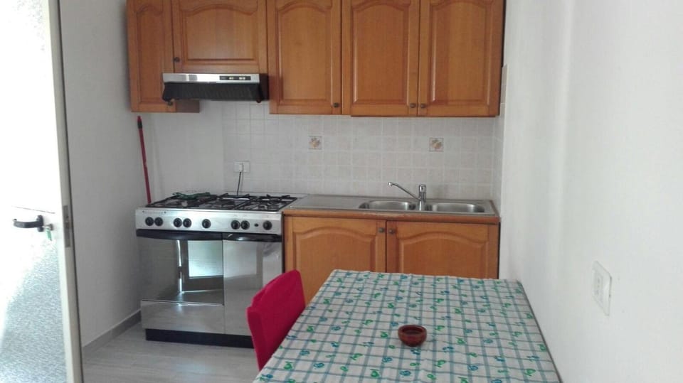 Kitchen or kitchenette, Dining area, pet friendly