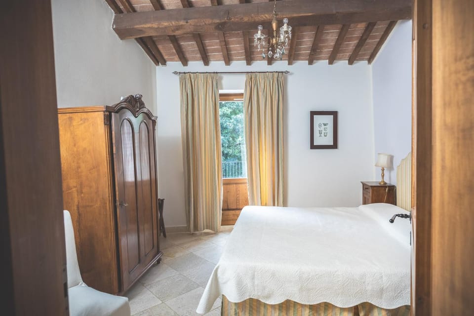 Agriturismo diffuso Tenuta Armaiolo - widespread farmhouse Farm Stay in Tuscany