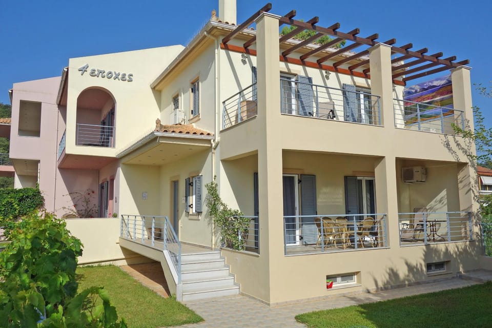 4 Epohes Villa in Peloponnese Region