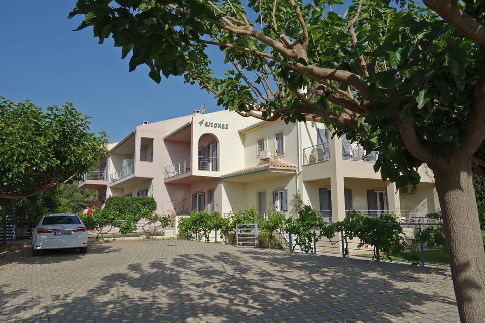 4 Epohes Villa in Peloponnese Region