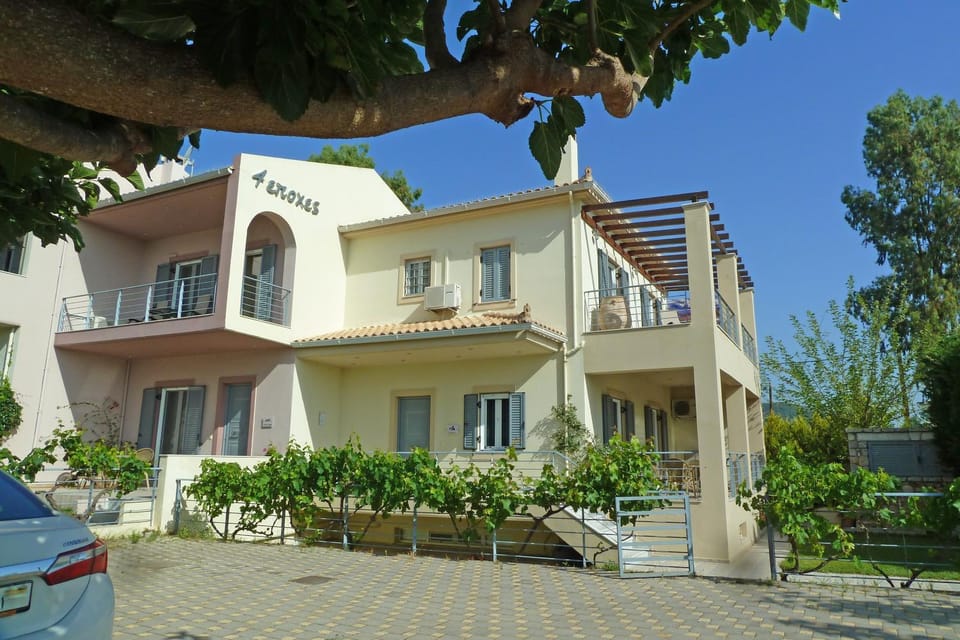 4 Epohes Villa in Peloponnese Region