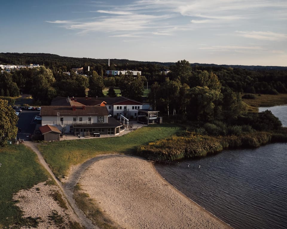 Hasse på Sjökanten Hotell & Restaurang Hotel in Västra Götaland County