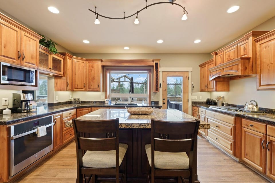 Five Peaks House in Bend