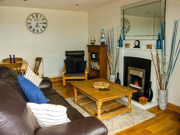Crud yr Awel Apartment in Llanddaniel Fab