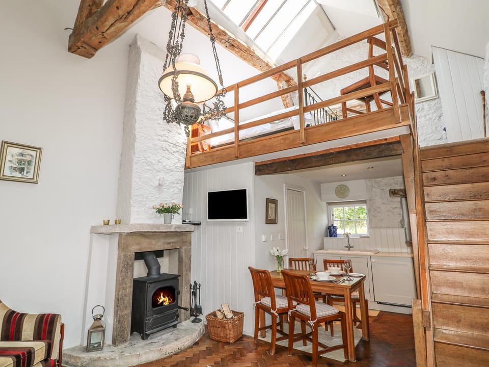 The Studio House in Derbyshire Dales District