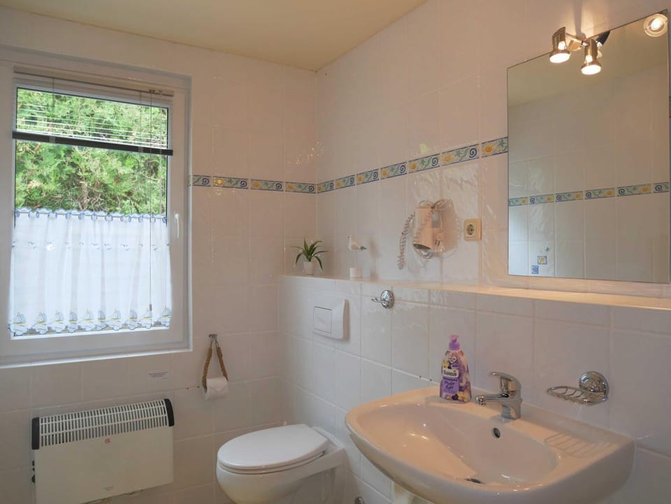 Toilet, Bathroom