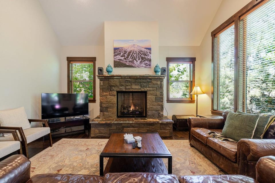 Points West House in Deschutes River Woods