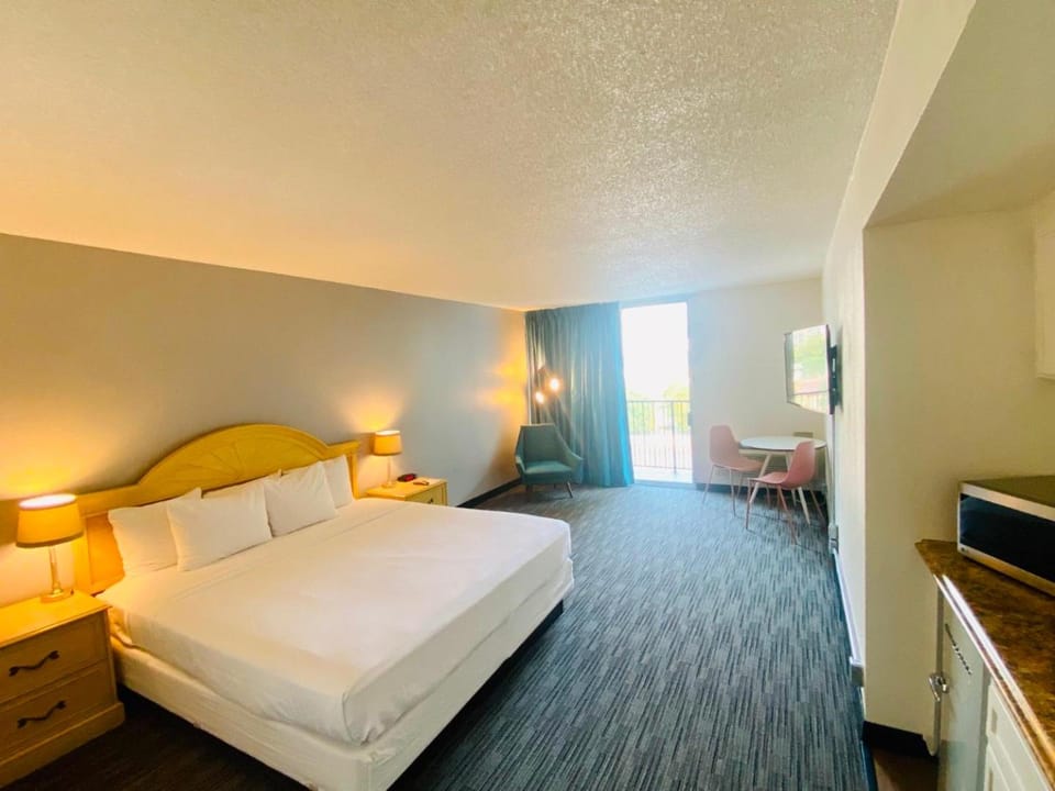 Bed, TV and multimedia, Photo of the whole room, Bedroom, hair dresser