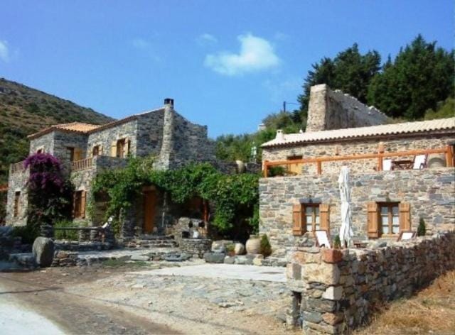 Neromylos House in Islands