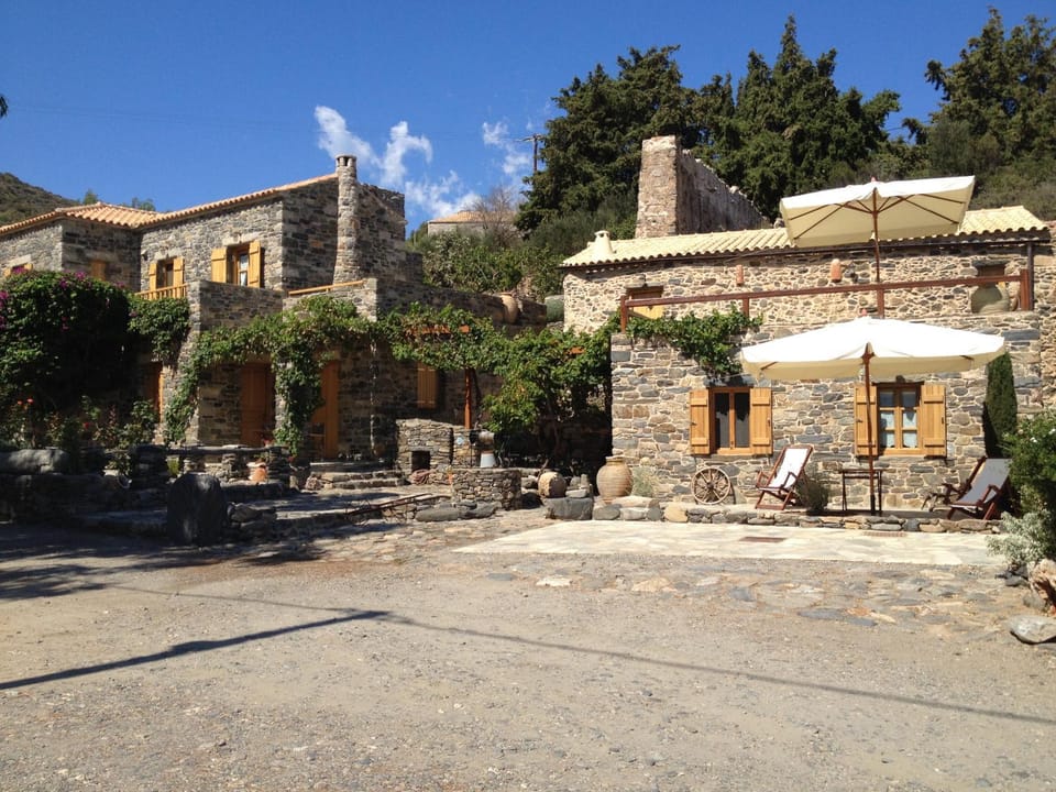 Neromylos House in Islands