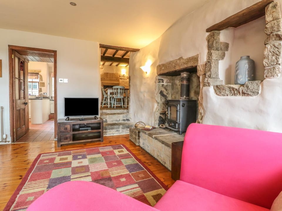 Holly Cottage House in Derbyshire Dales District