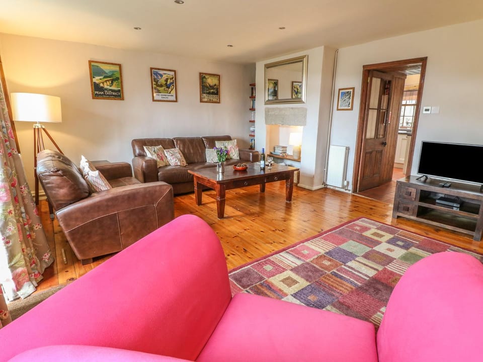 Holly Cottage House in Derbyshire Dales District