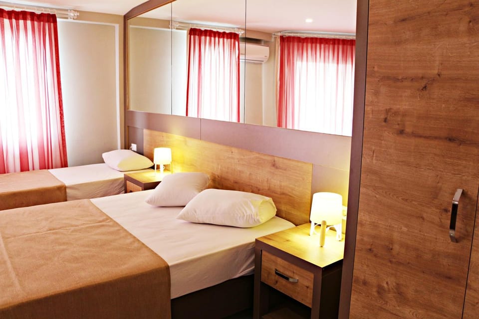 Bed, Bedroom, wardrobe