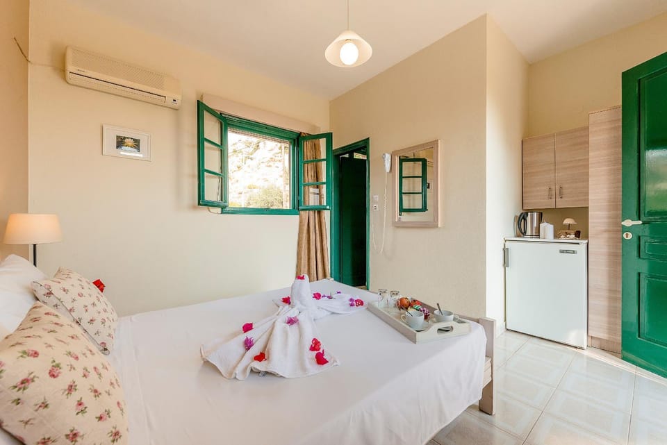 Coffee/tea facilities, Photo of the whole room, Bedroom