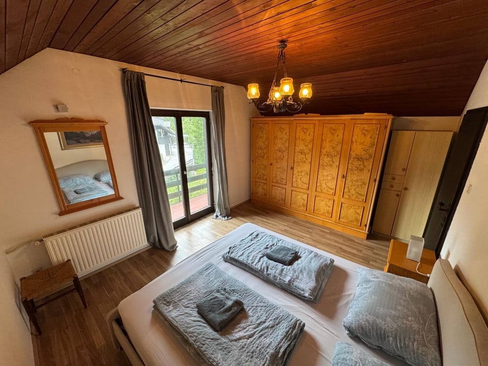 Bed, Photo of the whole room, Bedroom, wardrobe