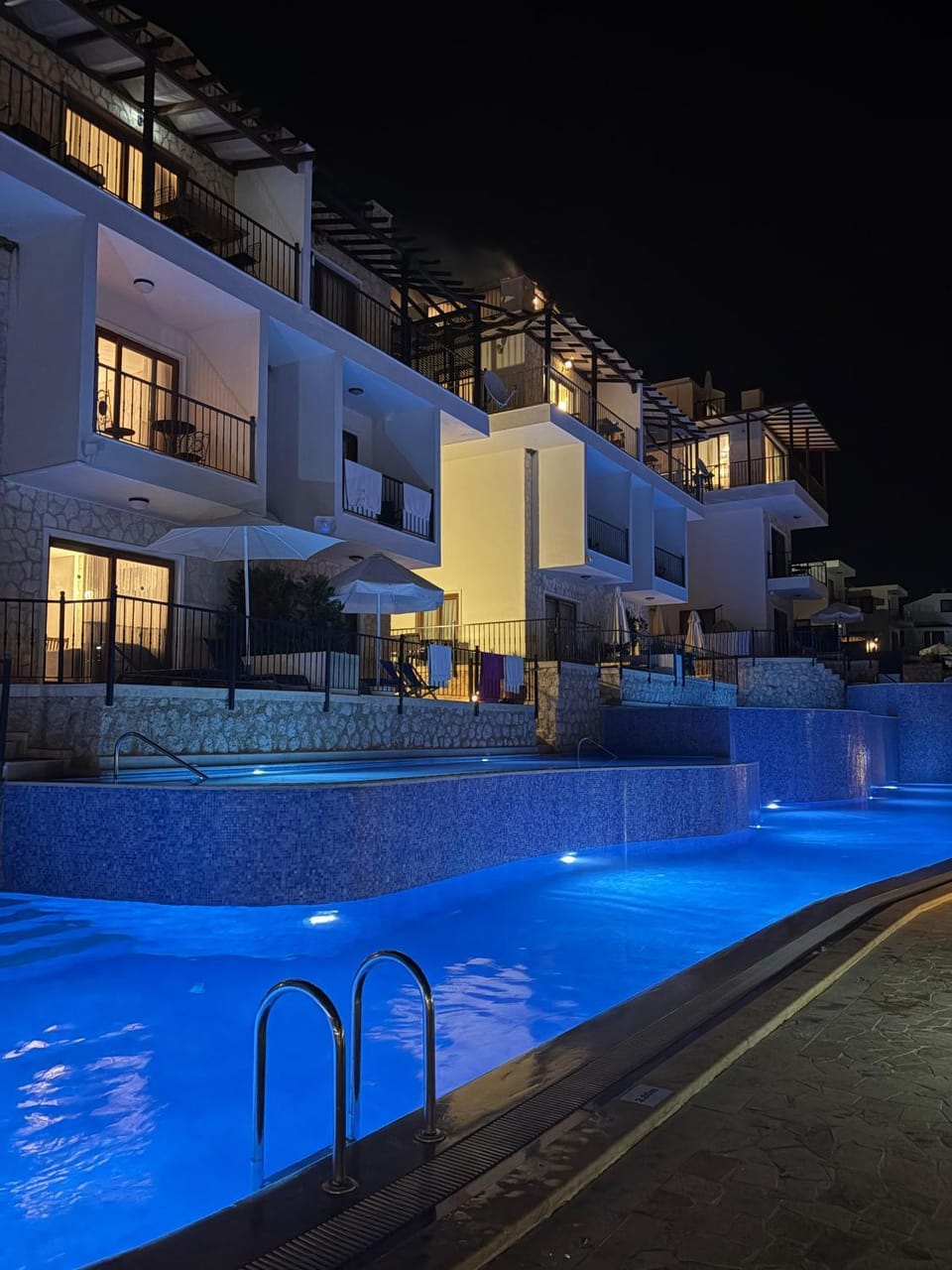 Property building, Pool view, Swimming pool
