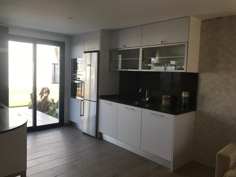 Kitchen or kitchenette, pet friendly, stove