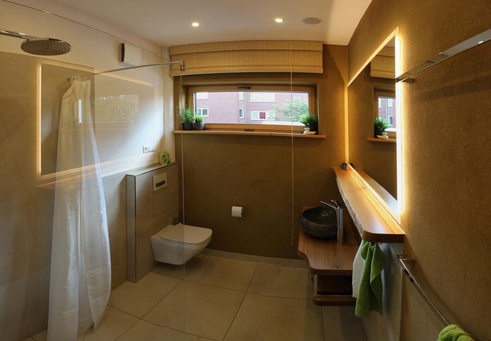 Shower, Toilet, Bathroom, On site, City view