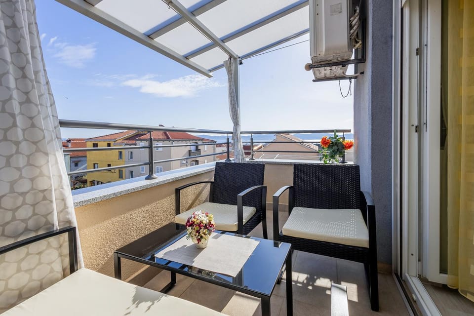 Day, Natural landscape, View (from property/room), Balcony/Terrace, Seating area, Dining area, Sea view