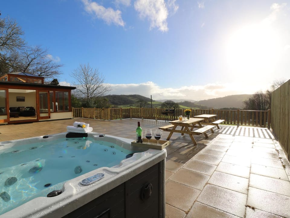 Oakwood House House in Wales