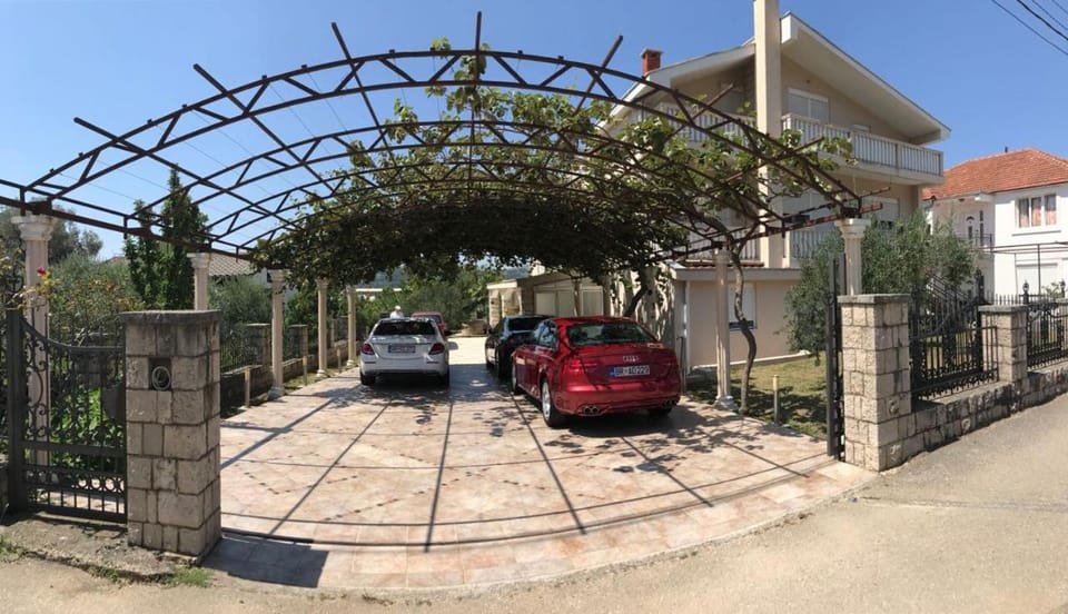 Holiday Home Celuga House in Montenegro