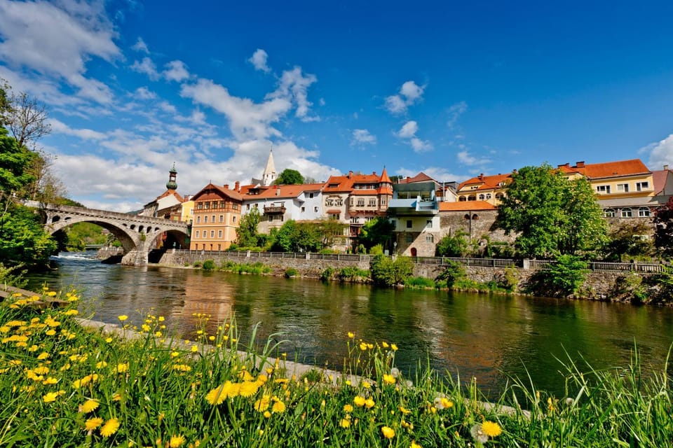 Restaurant/places to eat, Natural landscape, Supermarket/grocery shop, Shopping Area