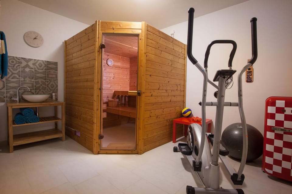 Sauna, Spa and wellness centre/facilities, Fitness centre/facilities, Fitness centre/facilities, Fitness centre/facilities, City view, Pool view, Sea view