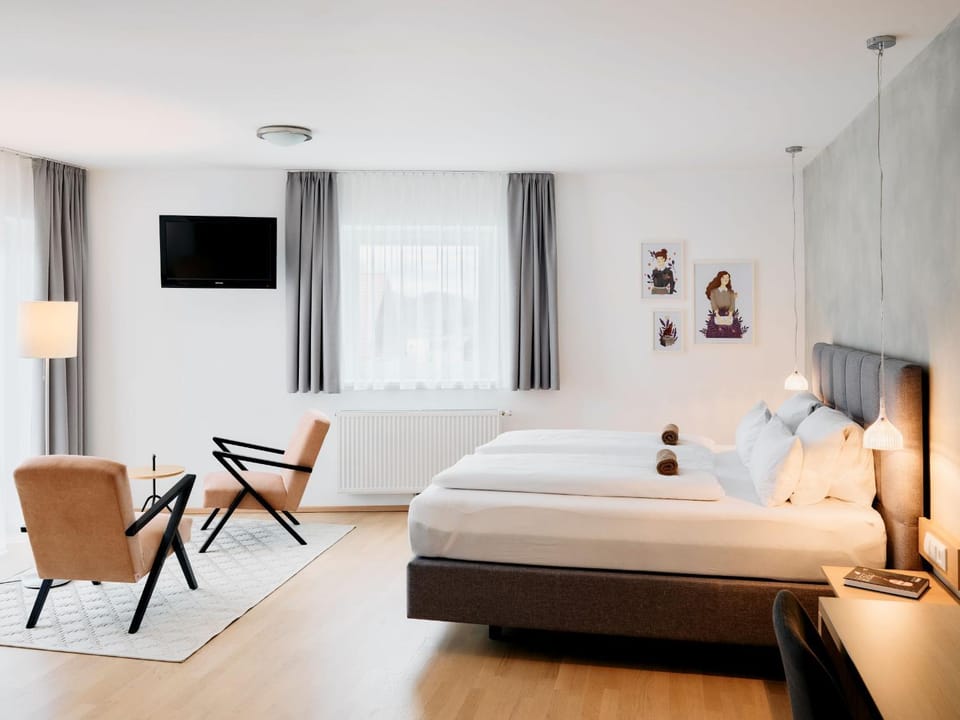 Bed, Photo of the whole room