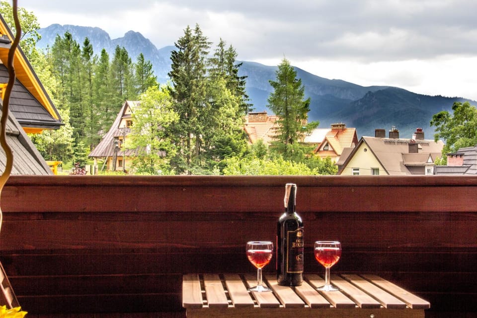Balcony/Terrace, Mountain view