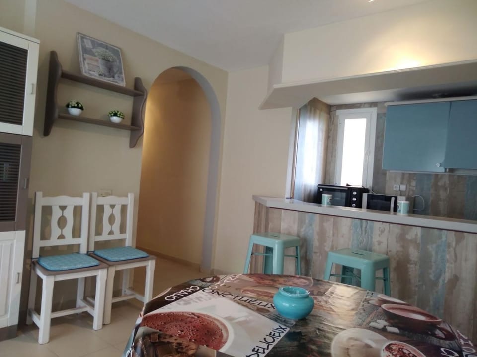 Communal lounge/ TV room, Kitchen or kitchenette, Living room, Dining area