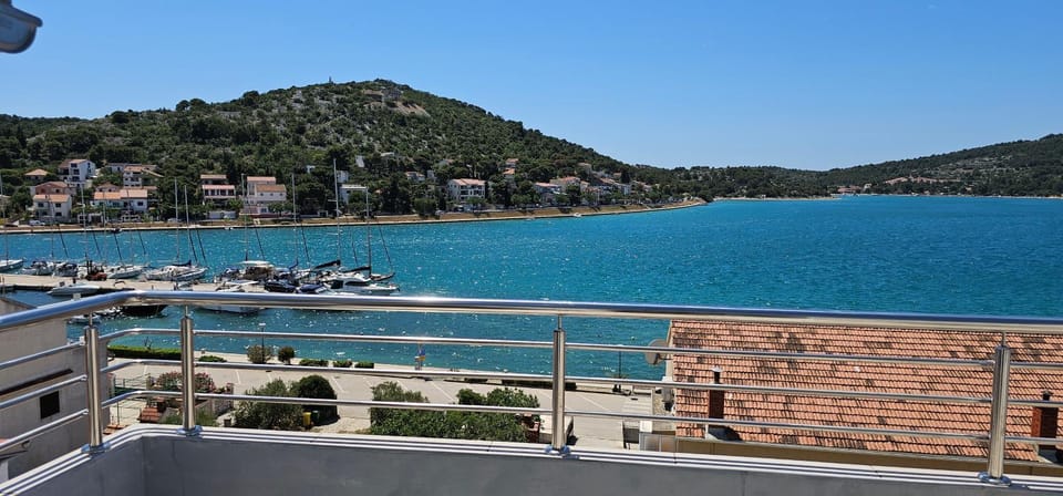 Villa Stegic Apartment in Tisno