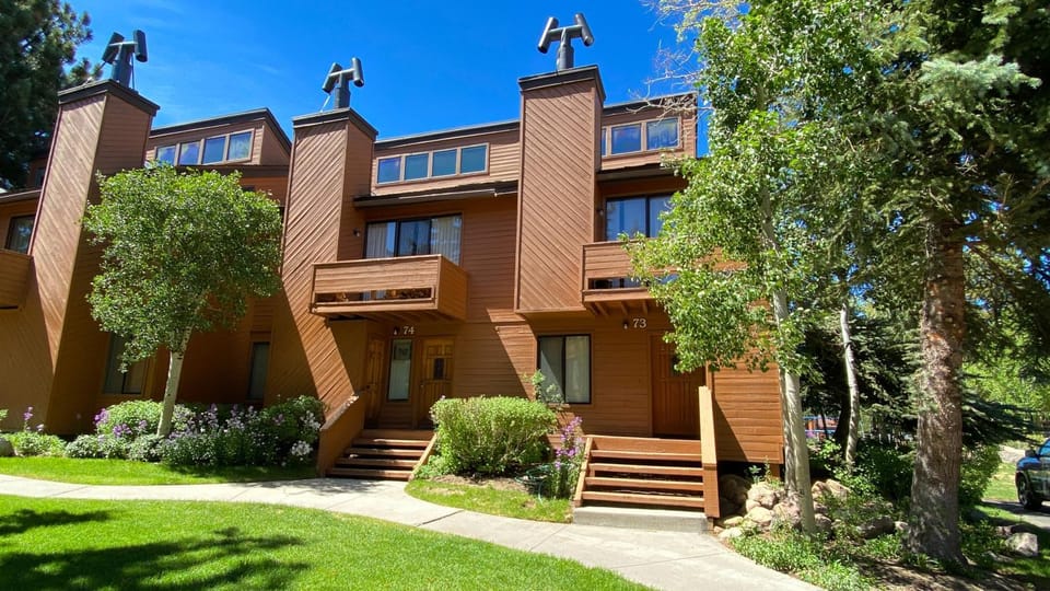 Snowflower #74 Condo Apartment in Mammoth Lakes
