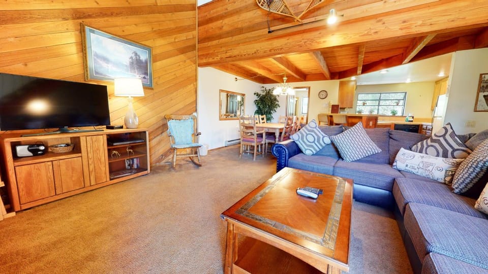 Snowflower #74 Condo Apartment in Mammoth Lakes