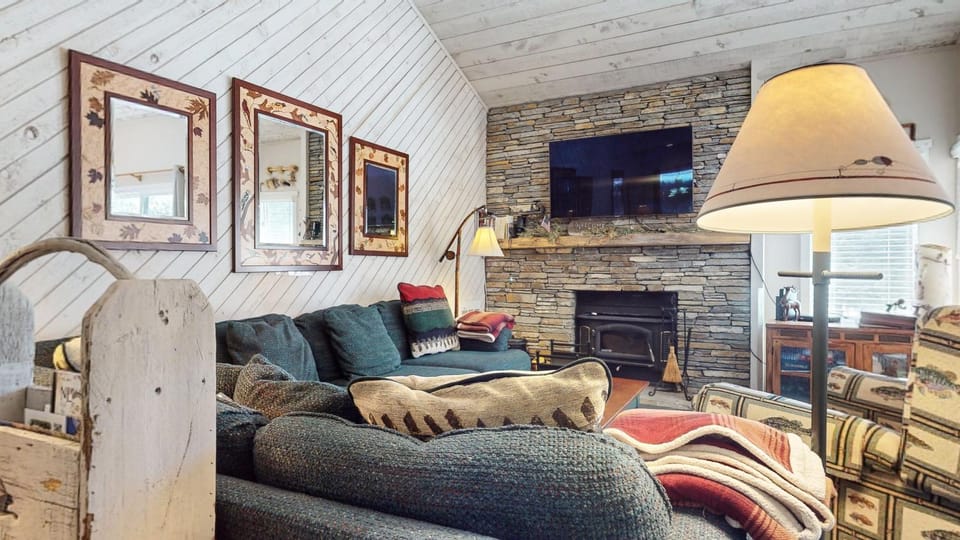 Snowcreek II #202 Condo Apartment in Mammoth Lakes