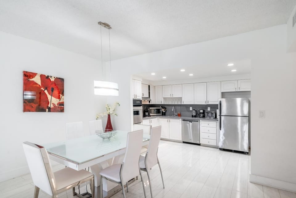 Sunny Isles Ocean Reserve Superb Condo Apartments Apartment hotel in Sunny Isles Beach