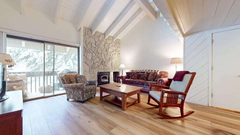 Snowcreek I #82 Condo Apartment in Mammoth Lakes