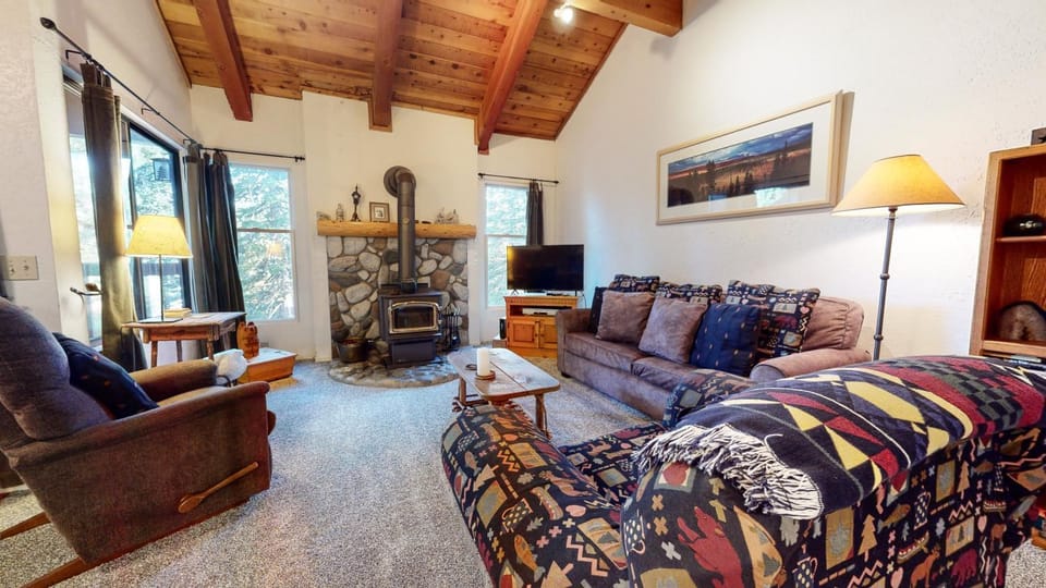 Val D'Isere #3 Condo Apartment in Mammoth Lakes