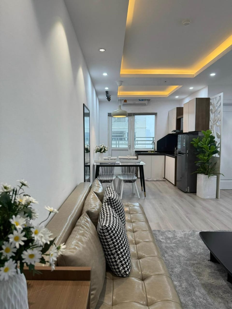 Da Nang Daisy Apartment 1 Beach View Apartment in Da Nang