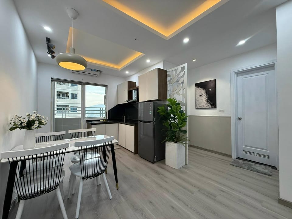 Da Nang Daisy Apartment 1 Beach View Apartment in Da Nang