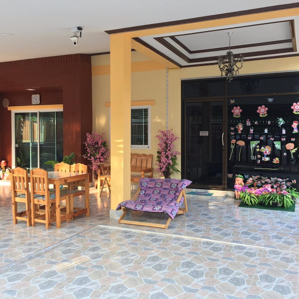 Baan Sea Cream Bed and Breakfast in Thailand