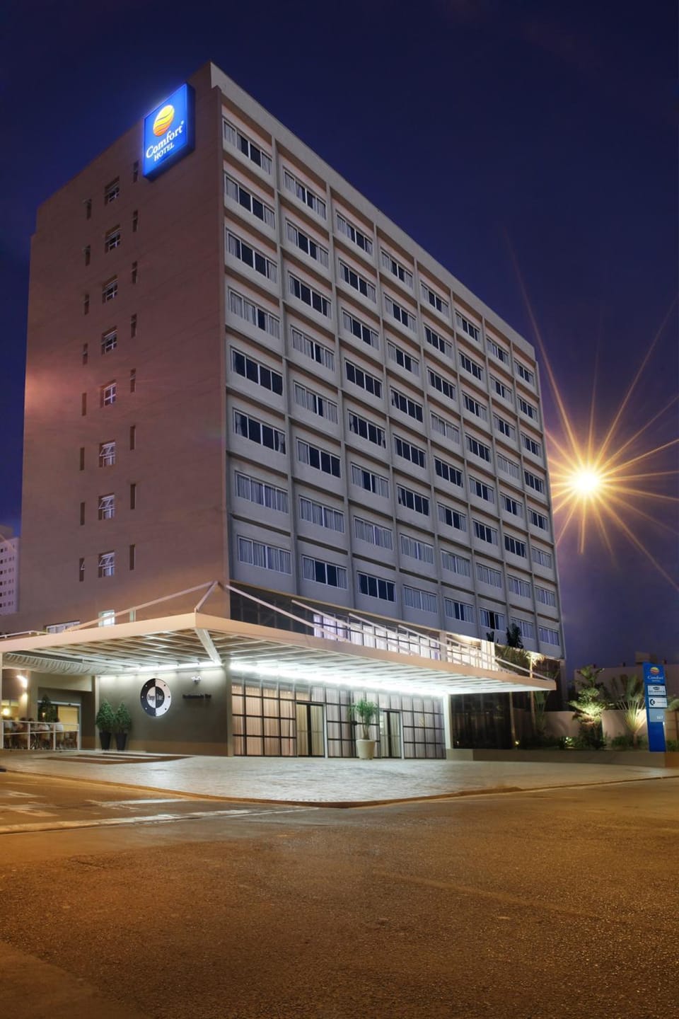 Facade/entrance, Night
